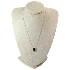 colar do conjunto semijoia quadrado cristal preto leitoso banhado a ródio