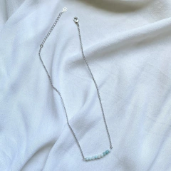 colar semijoia energética de pedrinhas naturais amazonita banhado a ródio branco