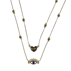 detalhe do colar semijoia escapulário olho grego e coração banhado a ouro 18k