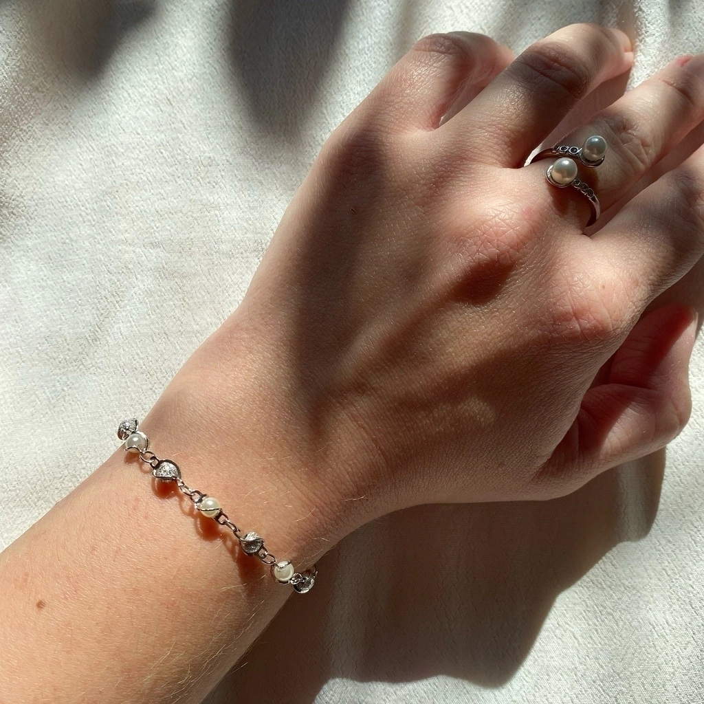 Anel ajustável de pérolas banho ródio