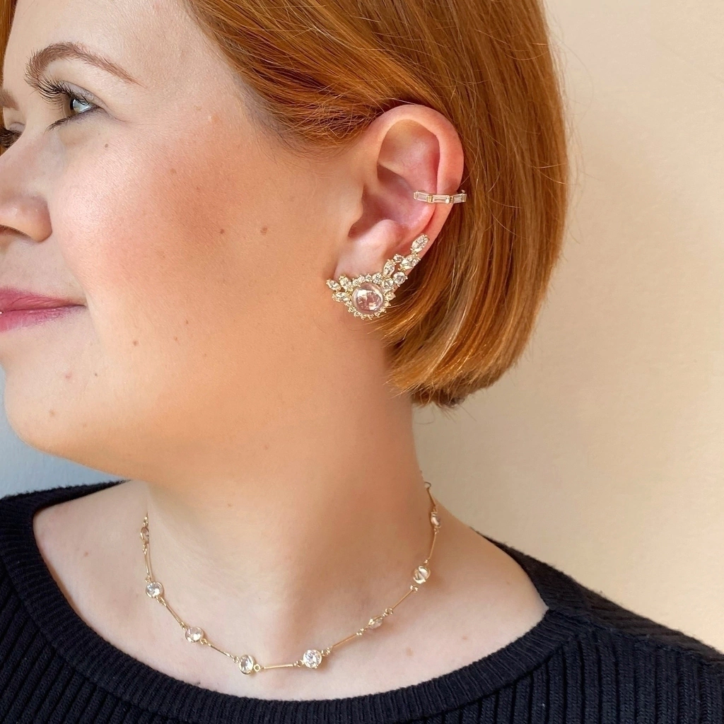 Brinco earcuff cabochão zircônias banho ouro