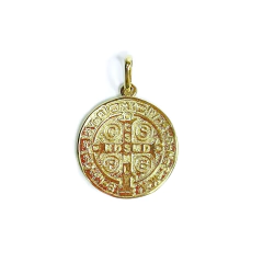 detalhe atrás do pingente semijoia medalha grande São Bento banhada a ouro 18 k
