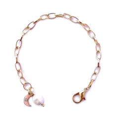 pulseira semijoia energética banhada a ouro com pingente de Lua e pérola para trabalhar a intuição feminina