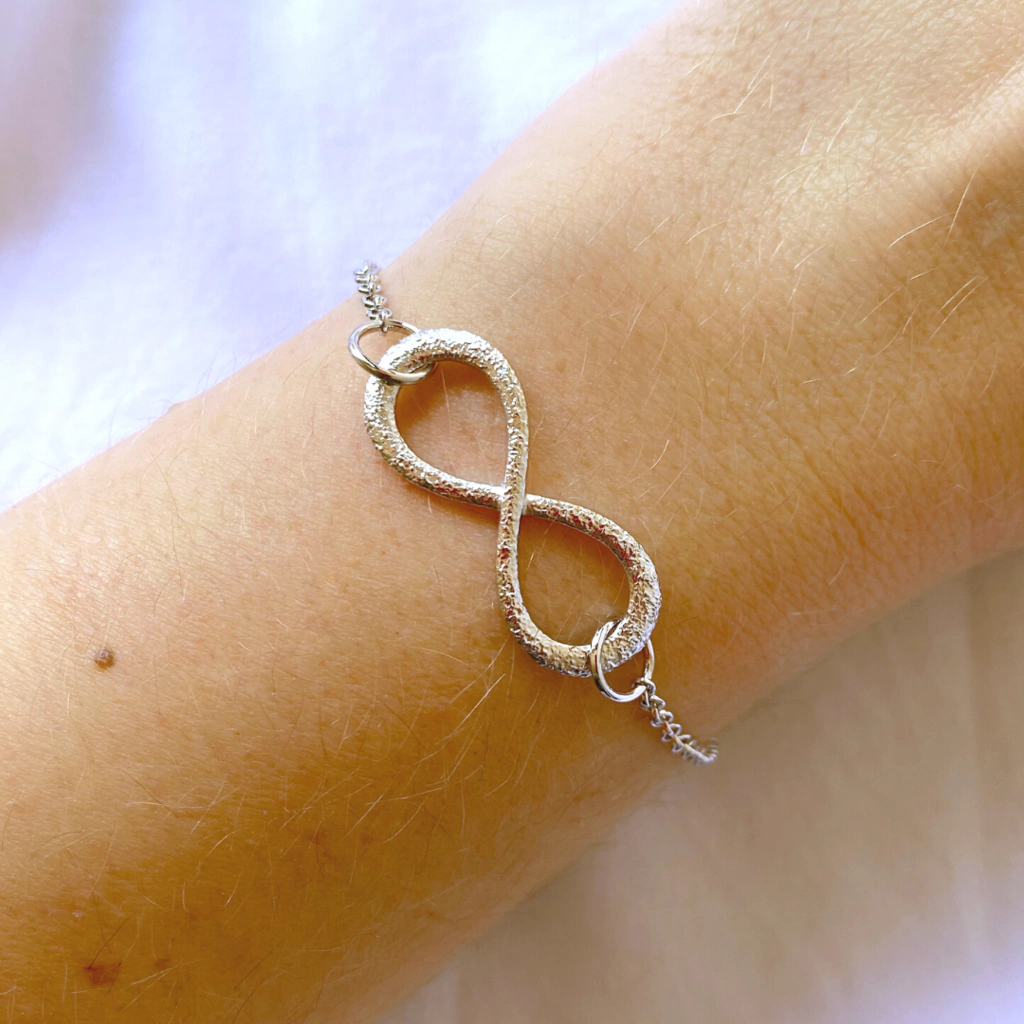 Pulseira infinito corrente banho ródio