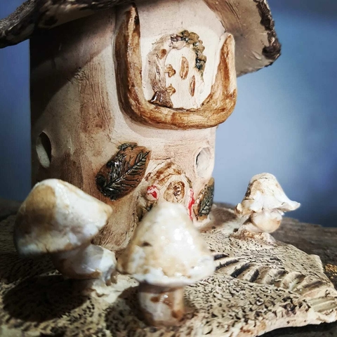 Casinha de cerâmica A13x12x12Cm