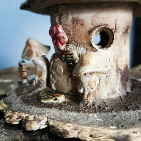 Casinha de cerâmica A12x12x12Cm