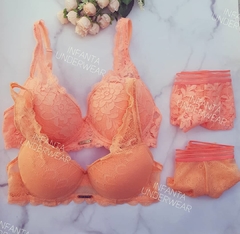 Bralette Sama en internet
