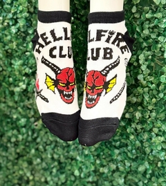 Soquetes Stranger Things - Hellfire Club - Tienda Regalona