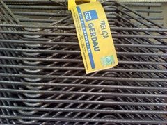 TRELIÇAS E COLUNAS