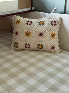 Almohadón Alba- Tejido Crochet - comprar online