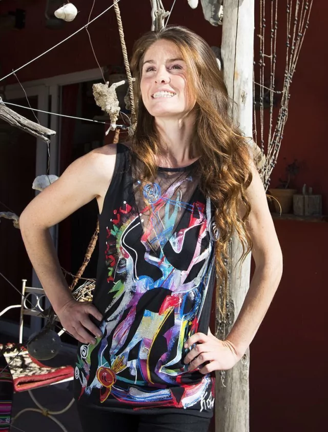 Musculosa Moraria - KOHAN Arte Portátil — imagen 4