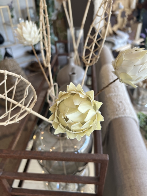 Flores talladas a mano - comprar online