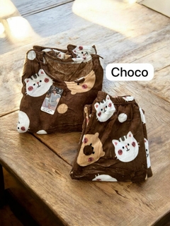 CONJUNTO PIJAM ESTAMPADO PLUSH LUNA - comprar online