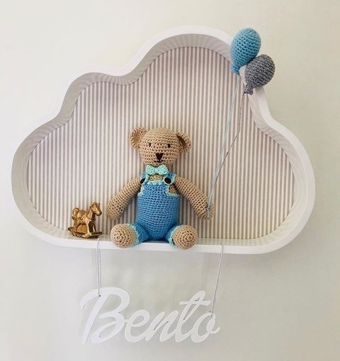 Quadro nuvem com Boneco