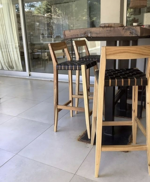 Taburete - Banqueta con respaldo en madera Petribí -Efvo / transf. bancaria $450.000=SEÑA CON EL 40% y el resto se abona una vez listas-