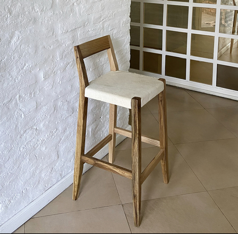 Taburete - Banqueta con respaldo en madera Petribí y piel entera -Efvo / transf. bancaria $=SEÑA CON EL 40% y el resto se abona una vez listas- ó CUOTAS sin interés