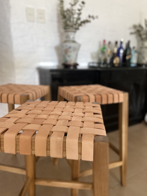 Taburete - Banqueta sin respaldo en madera Petribí -Efvo / transf. bancaria $420.000=SEÑA CON EL 40% y el resto se abona una vez listas-