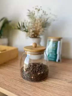 FRASCO DE VIDRIO CON TAPA HERMETICA 700ML - Mina Deco & Home