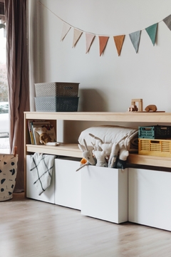 Mueble Bastian en internet