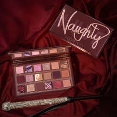 Naughty Nude Eyeshadow Palette - HUDA BEAUTY