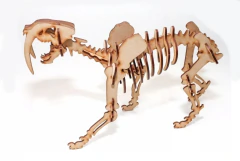 Puzzle 3D Dientes de Sable – Maqueta de Madera para Armar