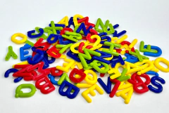 Letras Mayúsculas de Plástico – 101 Piezas - comprar online