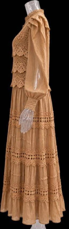 Vestido Longo Romântico com Rendas e Babados (Bovitik Farm & Ranch) - Bovitik Farm & Ranch