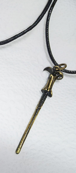 Collar con varita metal de Voldemort