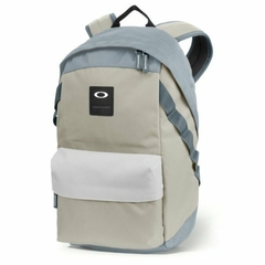 OAKLEY MOCHILA HOLBROOK GRIS 20L