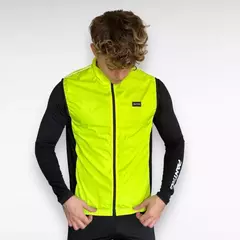 CHALECO ROMPEVIENTO ULTRALIVIANO AMARILLO FLUOR - TiendaBici Argentina