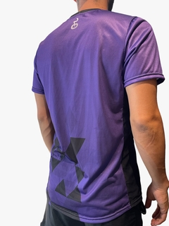 REMERA RUNNING DEPORTIVA UNISEX VIOLETA - comprar online