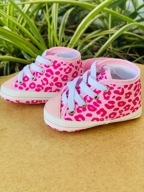Tênis para Bebê Cano Alto onçinha rosa
