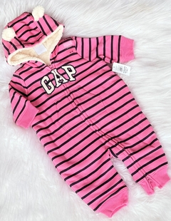 Macacão Gap pink felpudo - comprar online