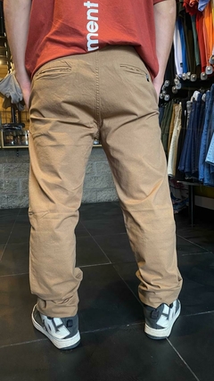 PANTALON CHINO GABARDINA RECTO (HABANO) - comprar online