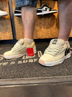ZAPATILLAS 211 BOLD CIRCA (BEIGE) en internet