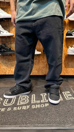 PANTALON JEAN CHICAGO CIRCA (NEGRO) en internet
