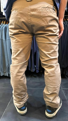 PANTALON CHINO GABARDINA RODMAN (BEIGE) - comprar online