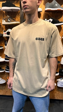 REMERA MC HIGH OVER CIRCA (BEIGE) en internet