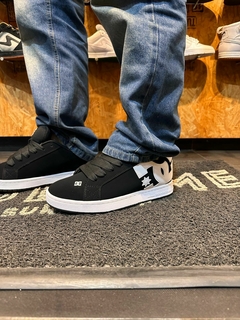 ZAPATILLAS COURT GRAFFIK SS DC (NEGRO)