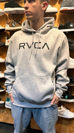 BUZO CANGURO BIG RVCA (GRIS MELANGE) en internet