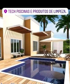 Piscina de fibra revestida com vinil.