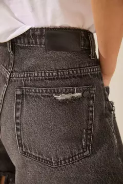 Short Adam en internet