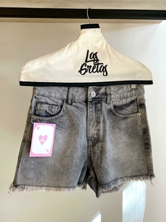 Short Def Gris en internet