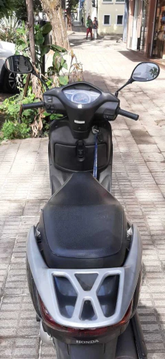 Motocicleta Scooter LEAD 110 na internet