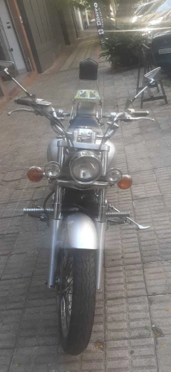 Motocicleta Yamaha Drag Star 650 na internet