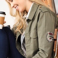 Campera corta mujer, gabardina, marca RIMMEL, con botones de metal, aplique en manga - buy online