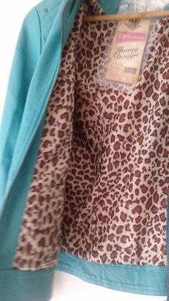 Campera TMILL mujer eco-cuero cierre metálico capucha desmontable con cierre cordón ajustable en capucha 70% P-U 30% poliéster - MARÍA VICTORIA - Ropa y accesorios - Tienda Online