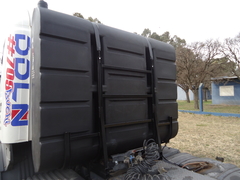 Tanque mochila 950 litros con soporte - comprar online