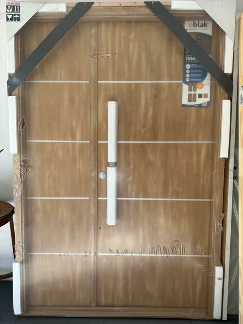 PUERTA RESIDENCIAL INNOVA M1983 RN 80 + LAT CIEGO (140X200) D