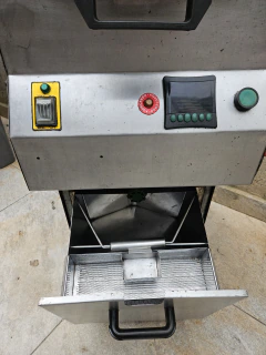 Fritadeira de frango a pressão 4k 12.000W Novaind (usada) estudo troca - comprar online